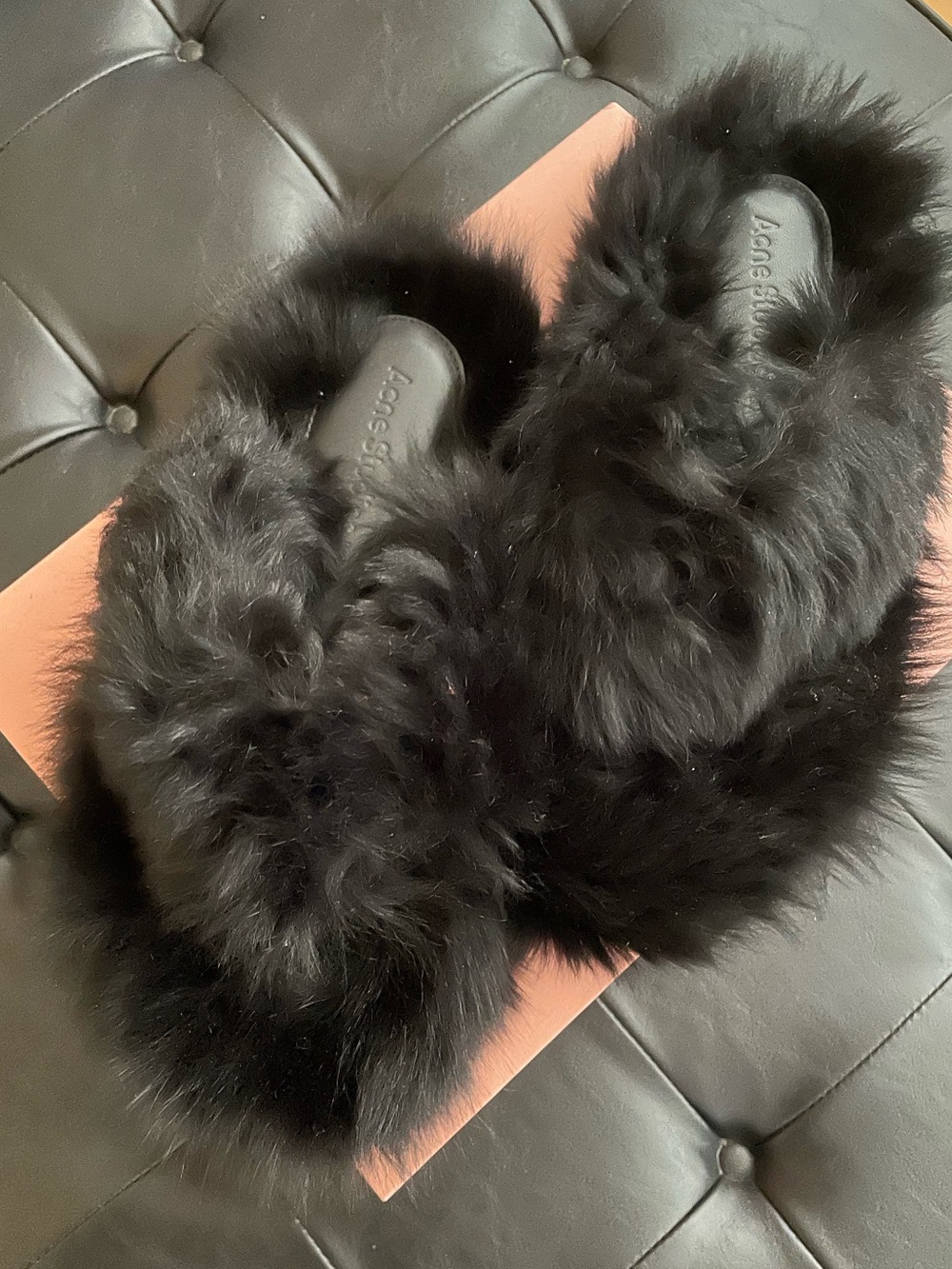 Acne Studio: Fur slides - Picture 3 of 8